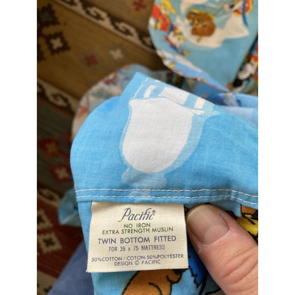 Vintage Walt Disney Disneyland twin fitted sheets Mickey Minnie Donald knight